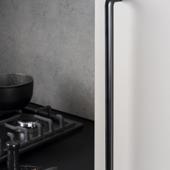 Greep Lipp 12mm  Mat zwart leverbaar in 2 lengte maten